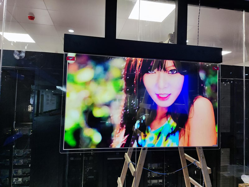 通信公司办公大厅｜OLED透明屏(图2)